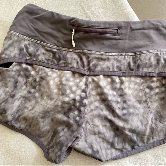 Lululemon Grey Patterned Speed Shorts - Picture 4 of 8